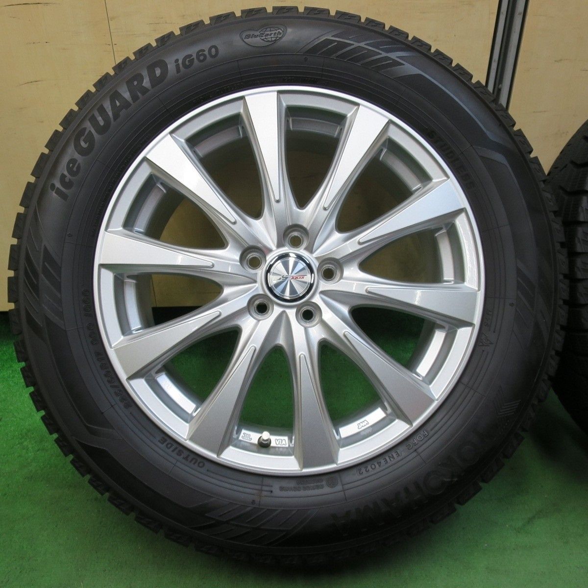 60R17 スタッドレス