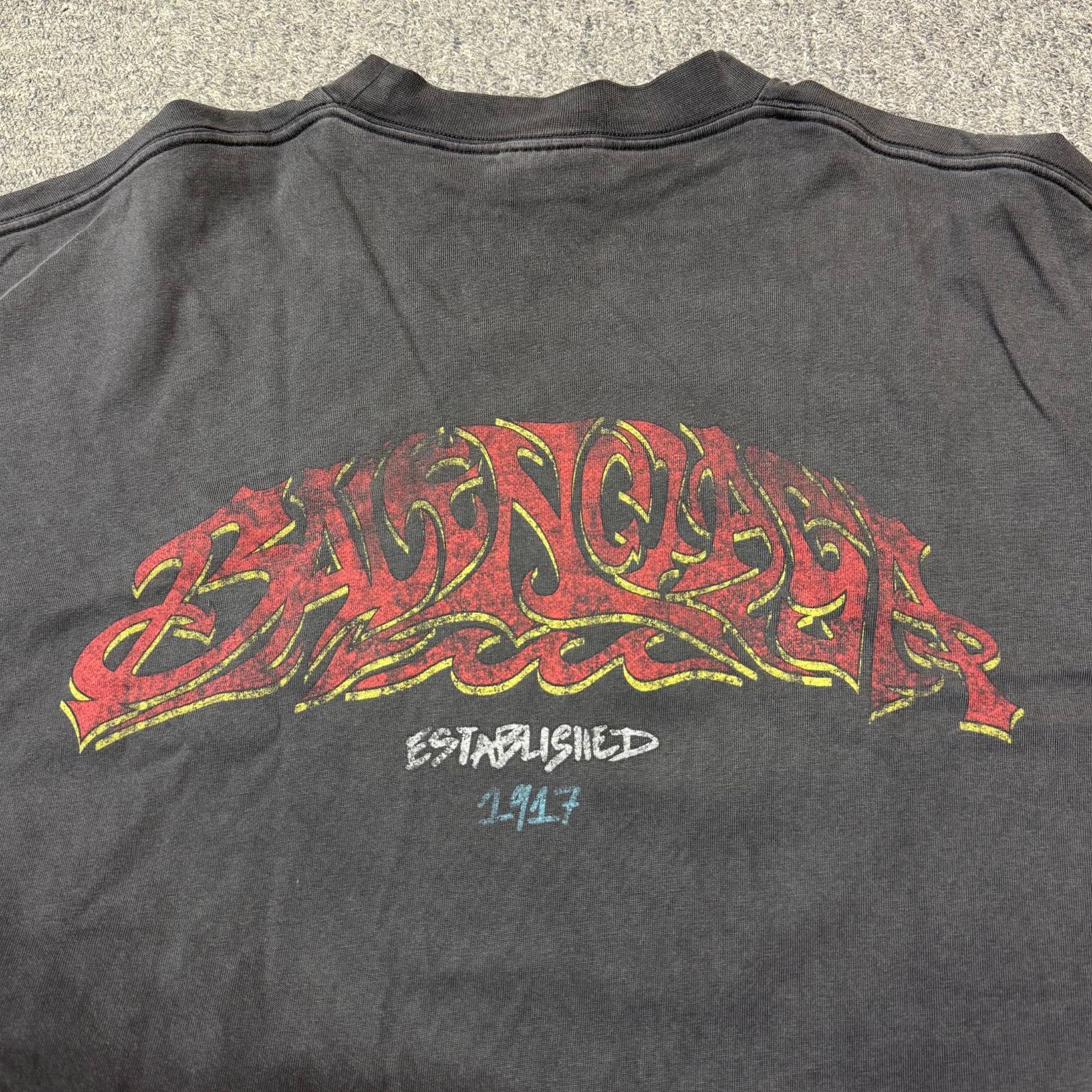 新品！正規品 バレンシアガ ヴィンテージ加工 ロゴ トレーナー Amazon.co.jp: (バレンシアガ)BALENCIAGA UNIFIT ヴィンテージ