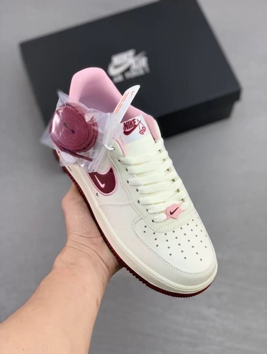 新品 NIKE AIR FORCE 1 '07 LOW ナイキ エア フォース 1 '07 ロー Valentine’s Day