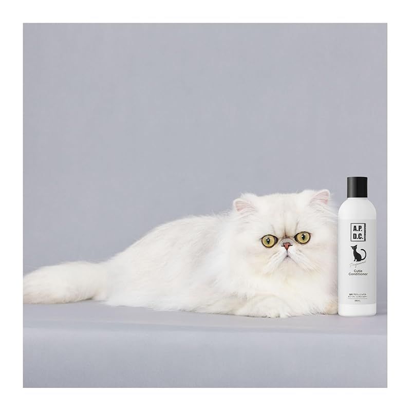 猫の専門家と共同開発 A P D C 猫用プロフェッショナル キューティコンディショナー 詰め替え 2 L 全猫種対応 ツヤ出し 被毛のダメージを補修 保湿 フケ予防 かゆみ予防 静電気予防 精油不使用 グリーンティーの香り 0