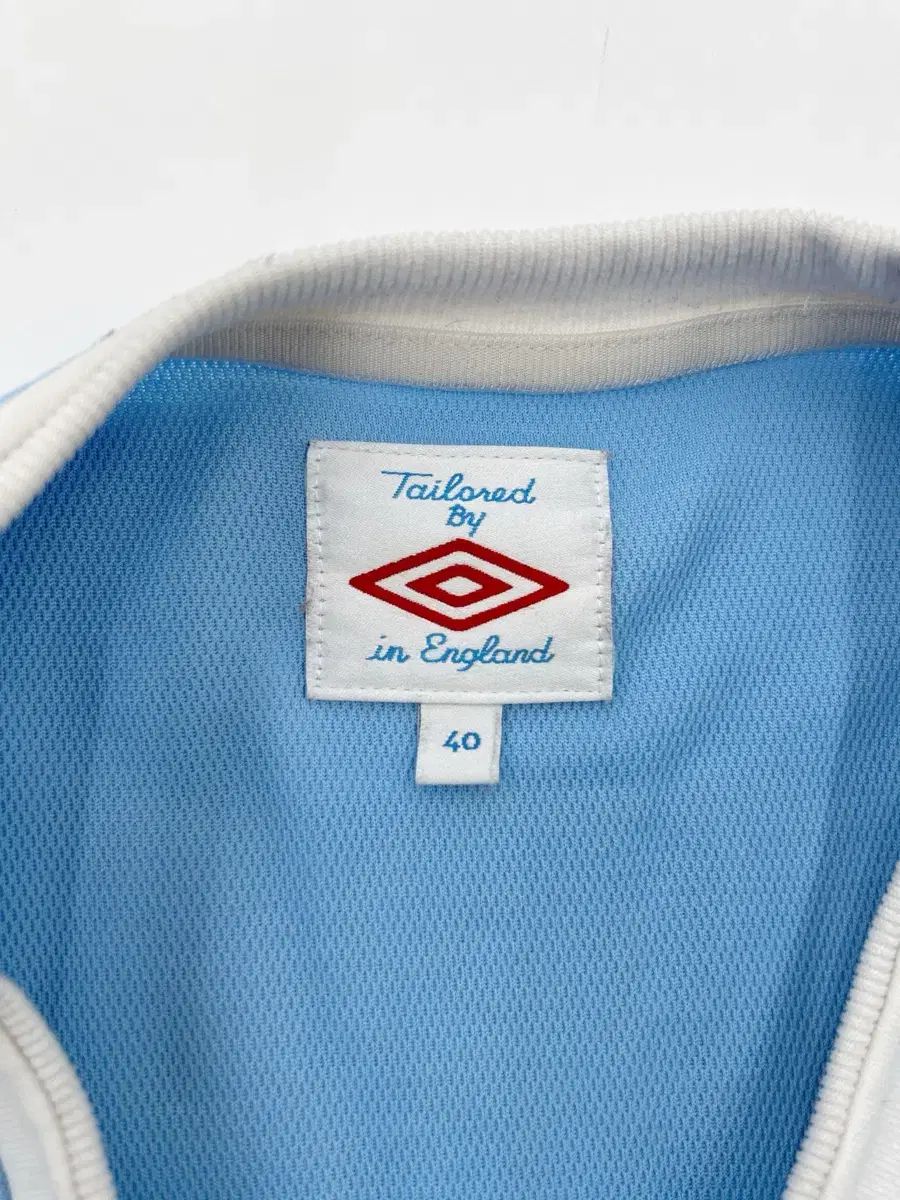 UMBRO 09