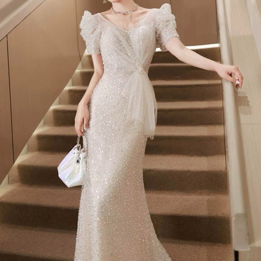 スパンコールがゴージャスでオシャレな半袖 イブニングドレス スパンコールがゴージャスでオシャレな半袖 イブニングドレス