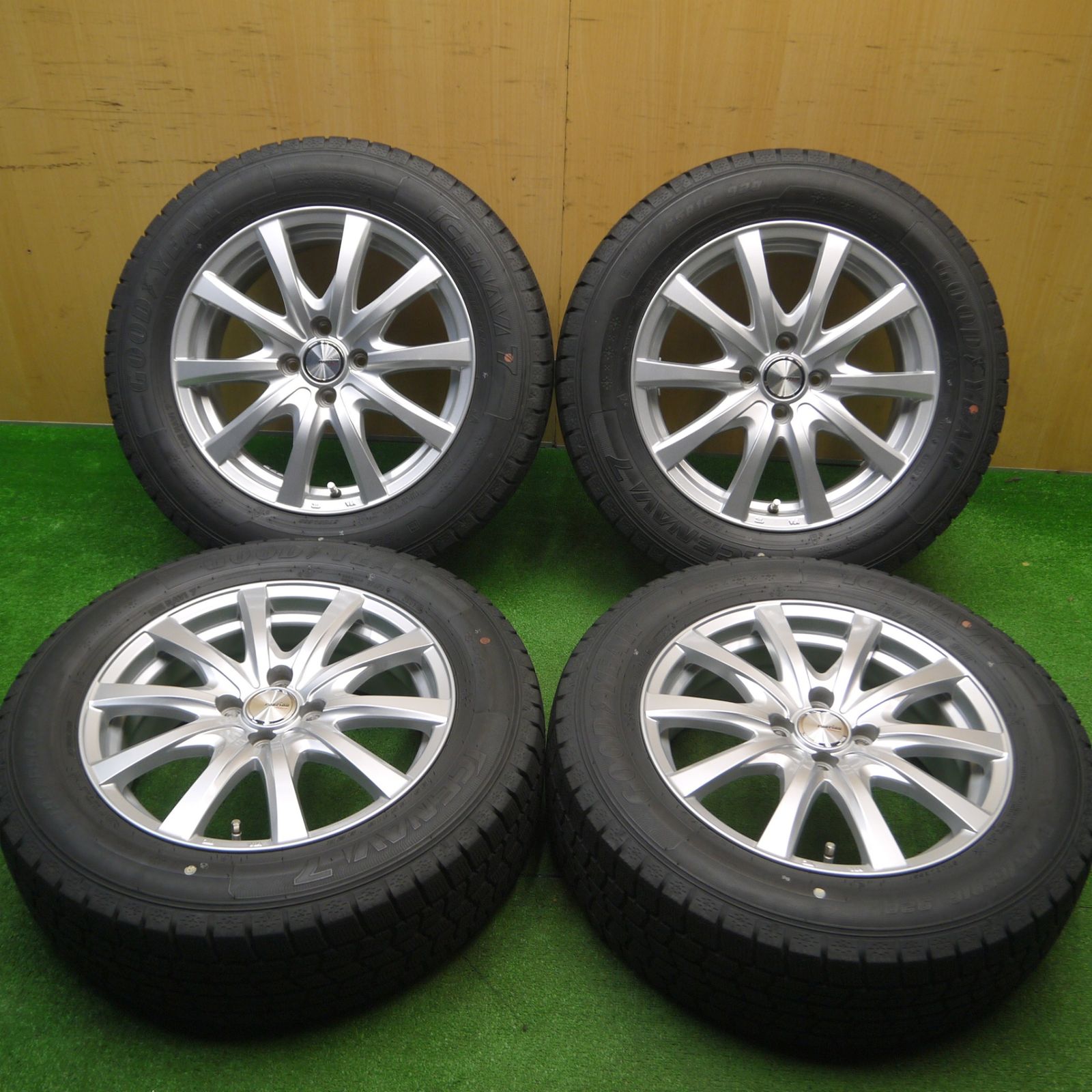 [送料無料] バリ溝！20年！キレイ！9.5分スタッドレス 195/65R16 グッドイヤー アイスナビ7 ravrion RS01 ラブリオン 16インチ PCD100/4H4112001Hス