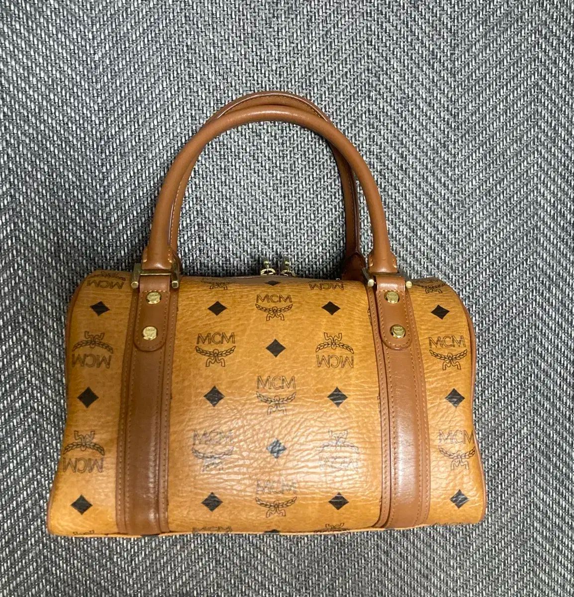 【最終値下げ】MCM バックパック　チャーム付き キーチャーム付き トートリュック | バックヤードファミリー