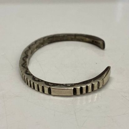 インディアンジュエリー　ナバホ族バングル　デルバード・バンデバー インディアンジュエリー INDIAN JEWELRY ナバホ族 Delvert