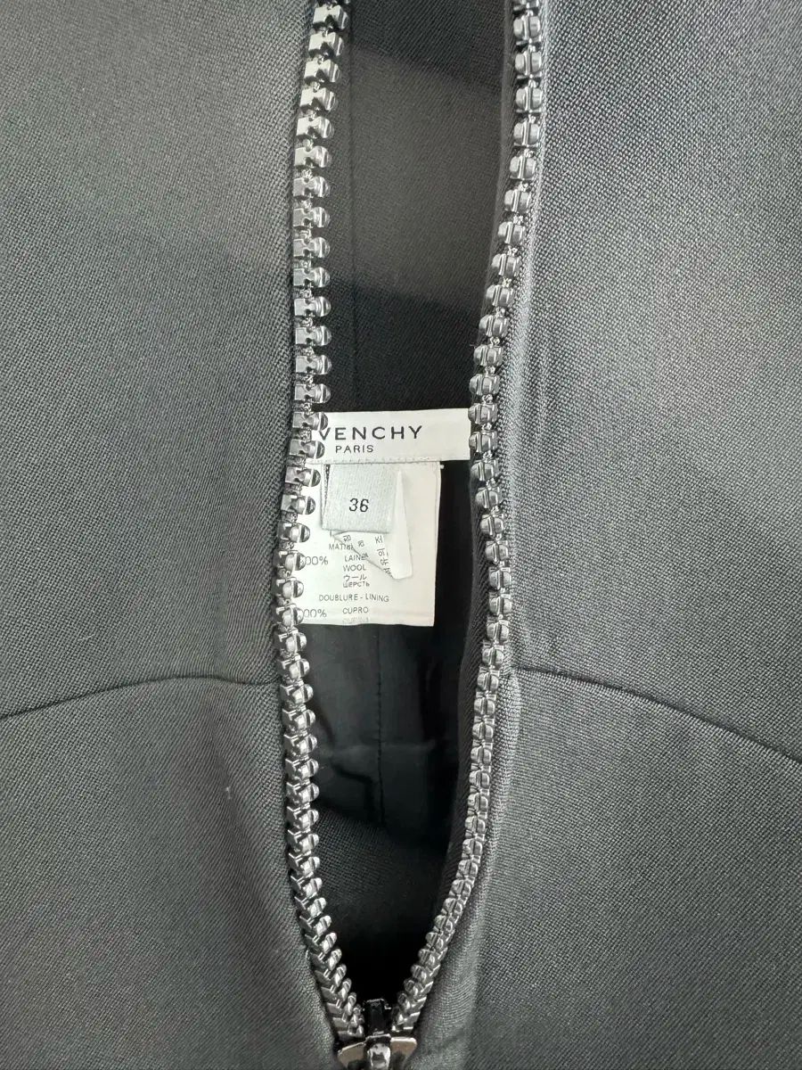 ジバンシィ Givenchy 黒 ウール スカート 36 サイズ GULLKHAN_COM