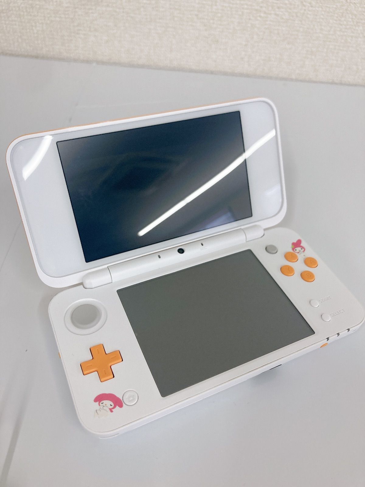 任天堂 - 【初期化済】2DSLL ホワイト×オレンジ Newニンテンドー2DS LL｜ホワイト×オレンジ｜任天堂