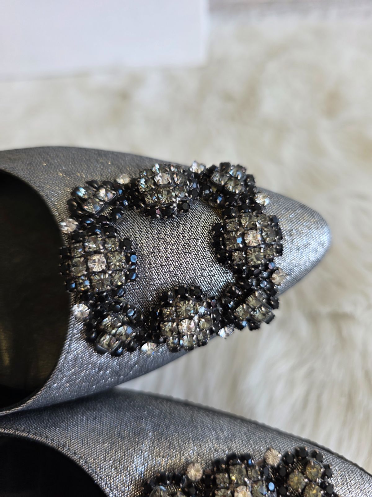 ✨正規品✨ マノロブラニク ハンギシ シルバー ビジュー グリッター フラット シルバー（銀色）系 Manolo Blahnik Hangisi(マノロブラニク