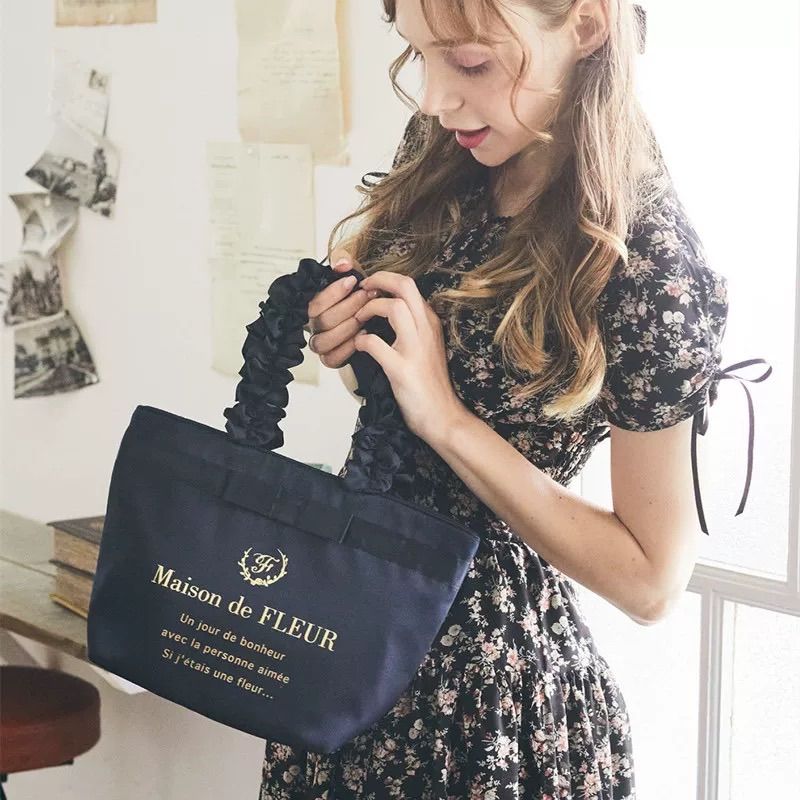 Maison de FLEUR メゾンドフルール リボン装飾 トートバッグ