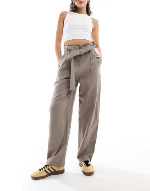 【送料無料】 アンドアザーストーリーズ レディース カジュアルパンツ ボトムス & Other Stories linen blend paper bag waist pants in taupe Taupe