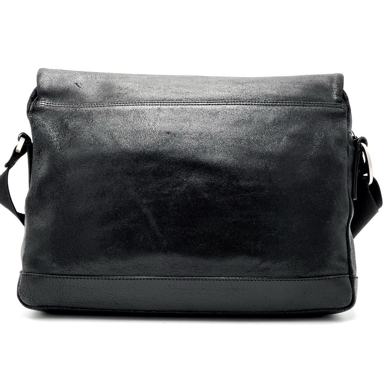 サルヴァトーレフェラガモ 型押し 斜め掛け ショルダーバッグ ブラック  