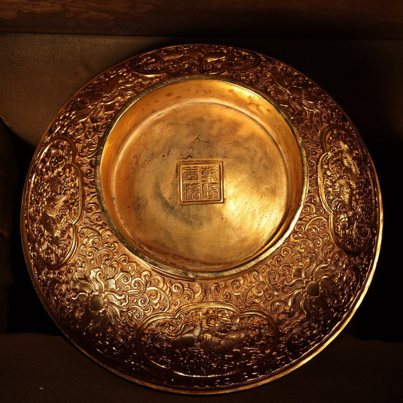 錾刻 塗金