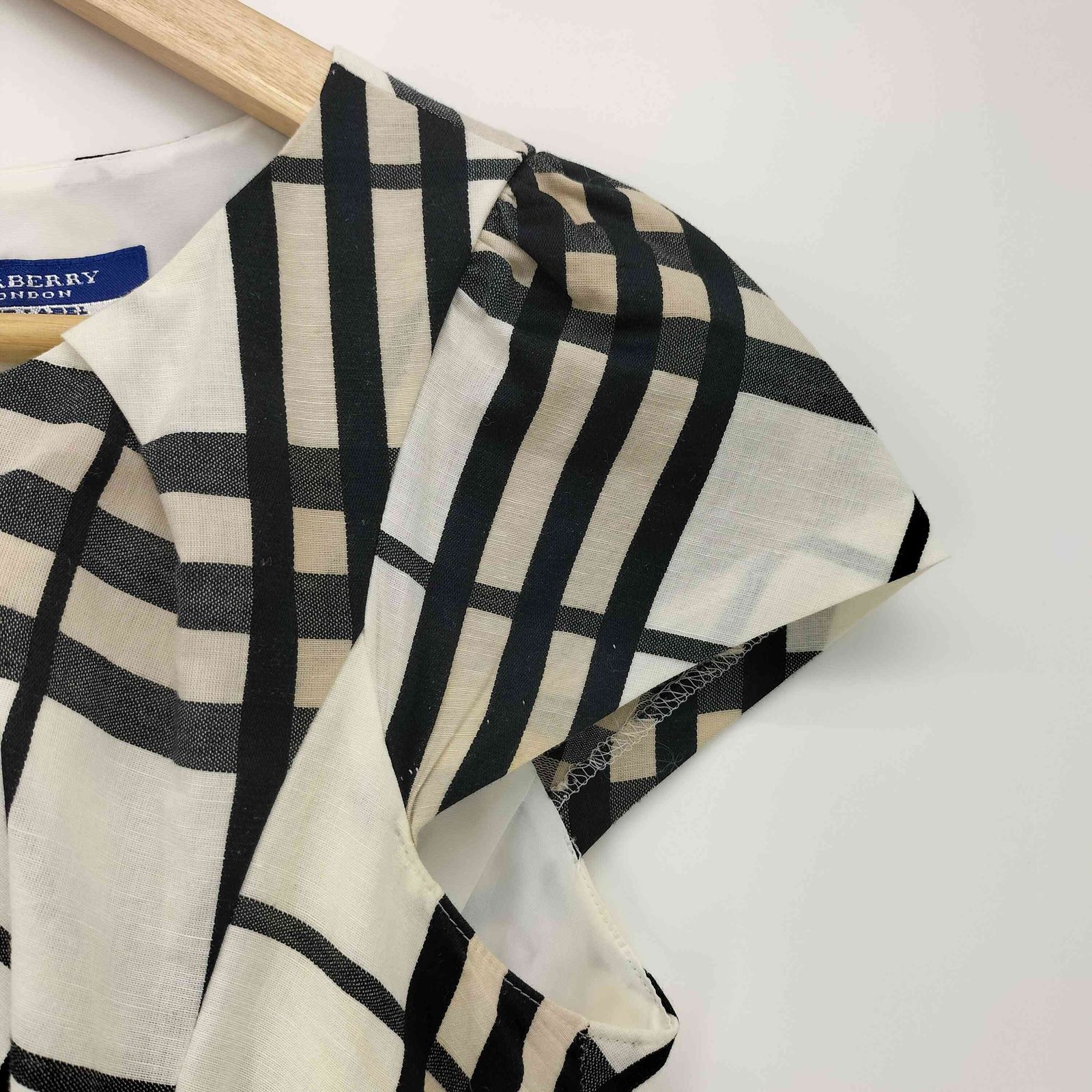 美品 BURBERRY BlUE LABEL ワンピース パフスリーブ チェック バーバリーブルーレーベル BURBERRY BLUE LABEL 白ノバチェック
