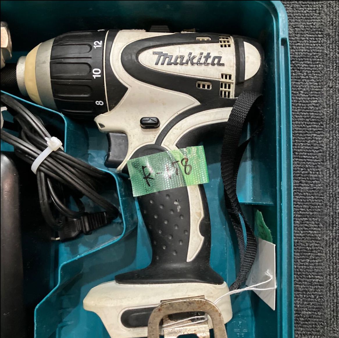 MAKITA TP130DRFXW 14.4V 充電式4モードインパクトドライバー（R-158） - メルカリ