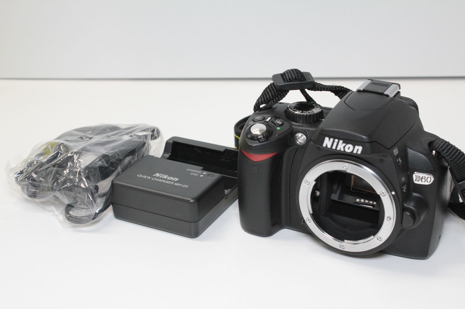 Amazon.com : Nikon D60 DSLR Camera with 18-55mm f/3.5-5.6G