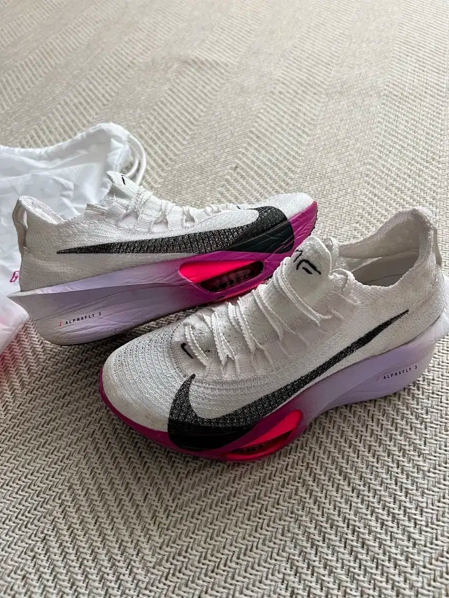 NIKE(ナイキ) アルファフライ 3 ハイパーピンク ランニングシューズ 230