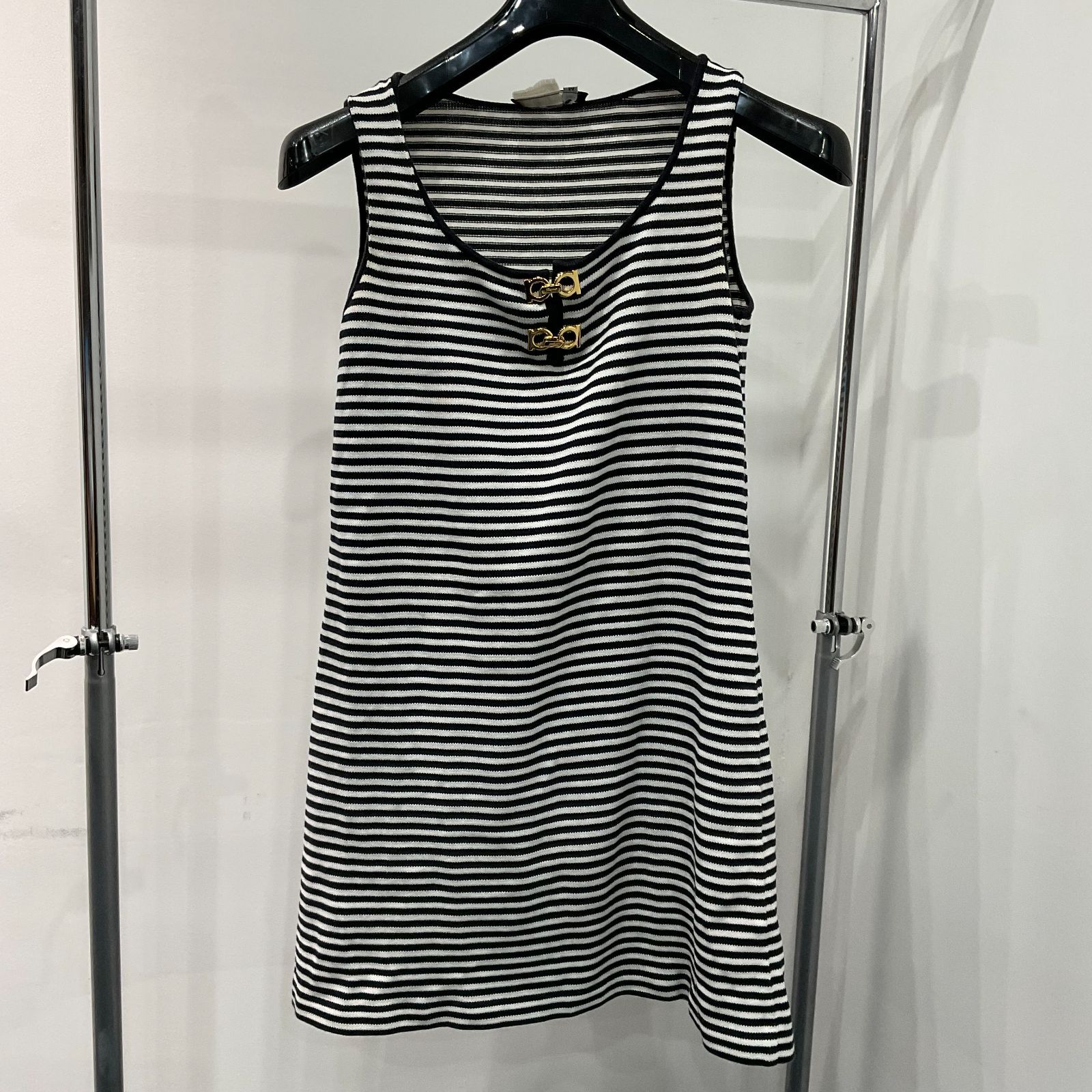 Salvatore Ferragamo ガンチーニ ガンチーニ金具|タンクトップ D25081578