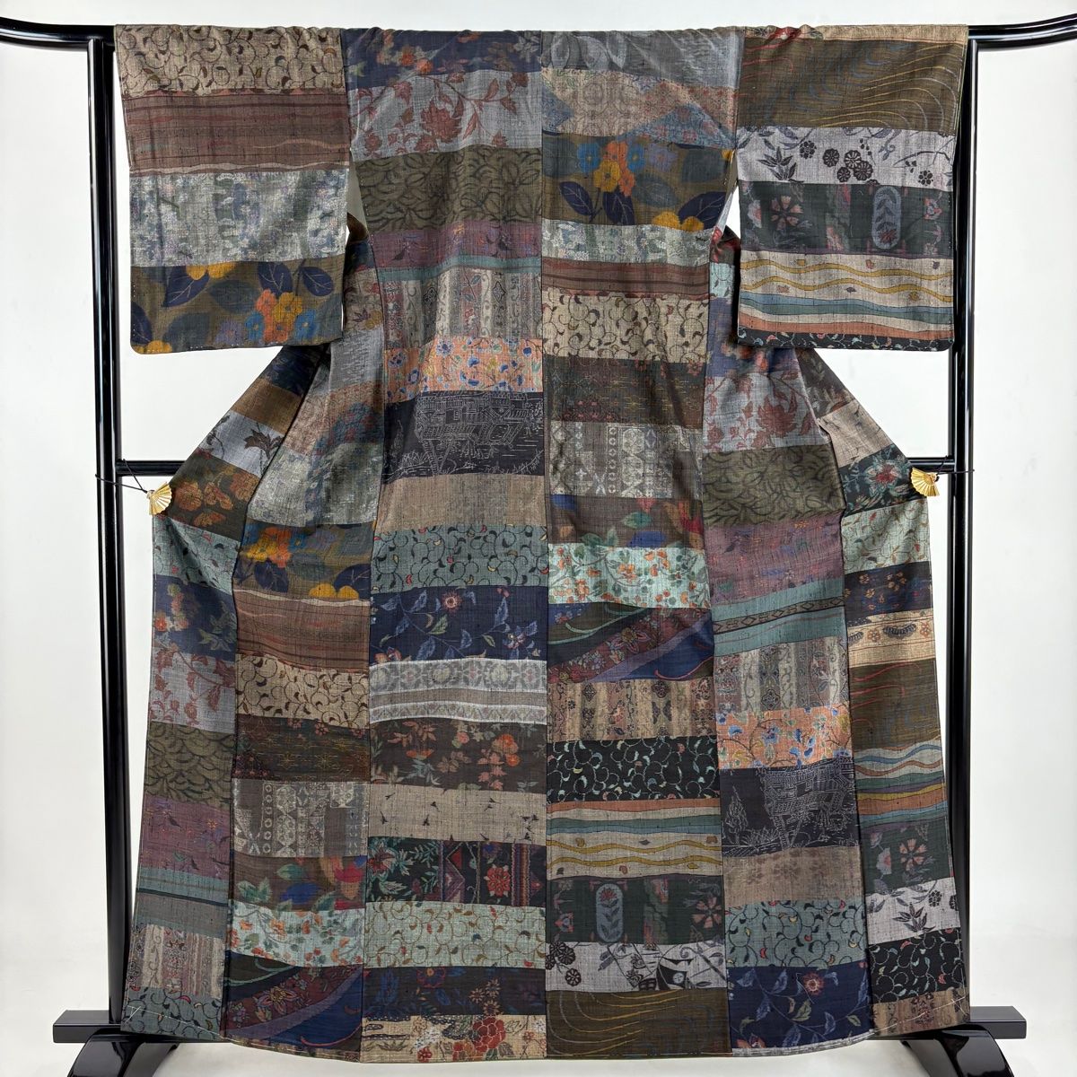 紬 身丈162.5cm 裄丈63.5cm S 袷 草花 唐草 灰紫 正絹 秀品