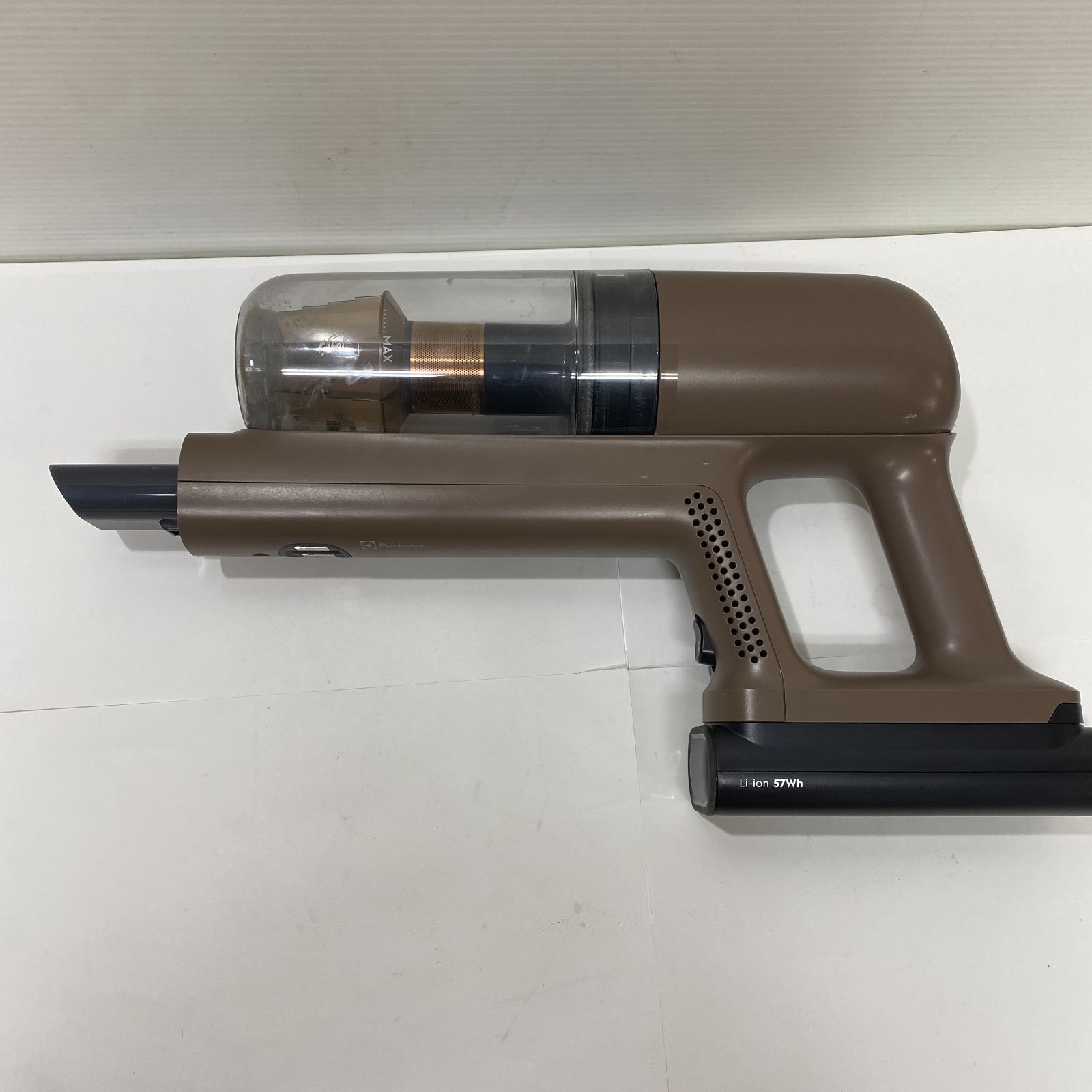 オンライン エレクトロラックス 軽量コードレス掃除機 UltimateHome