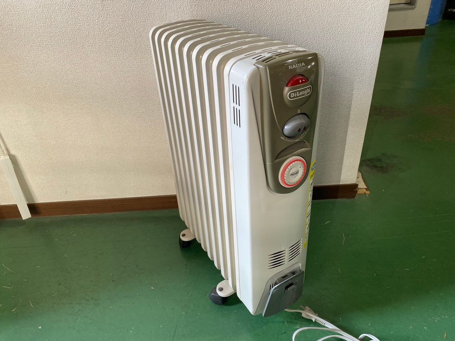 DeLonghi よい RADIA オイルヒーター HR031015EC PSEマーク