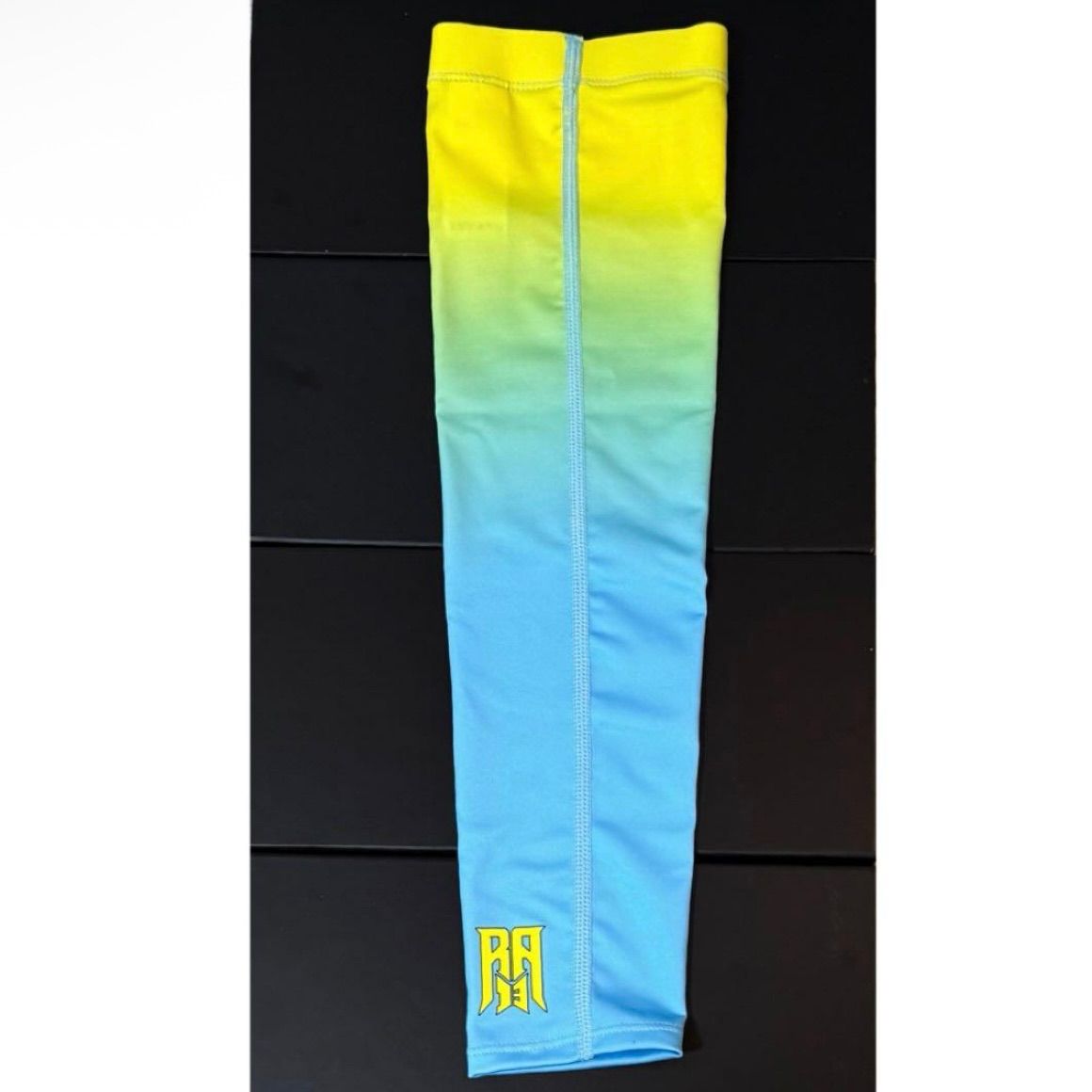 NIKE Pro アクーニャJrモデル ブルー アームスリーブ - メルカリ