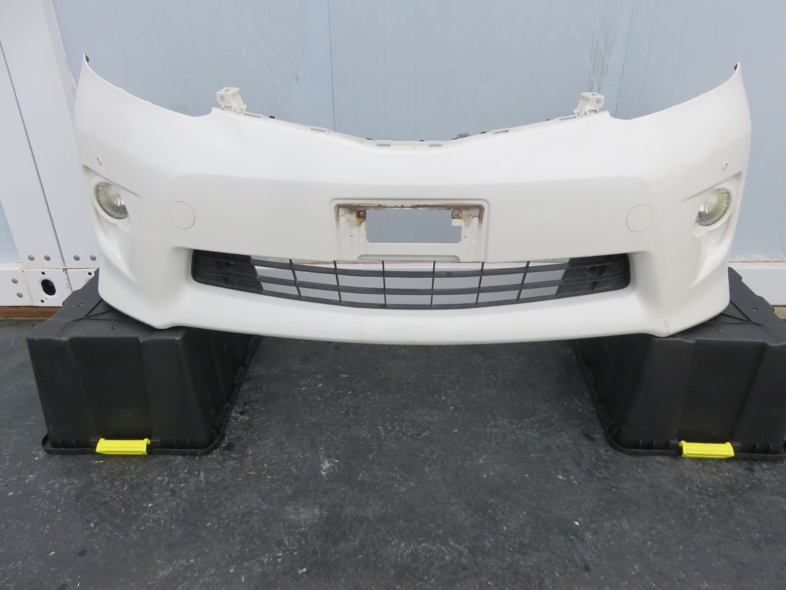 SFC2429 アルファード20系前期 フロントバンパー フォグ付 純正 070 パールホワイト GGH20W GGH25W ANH25W ANH20W