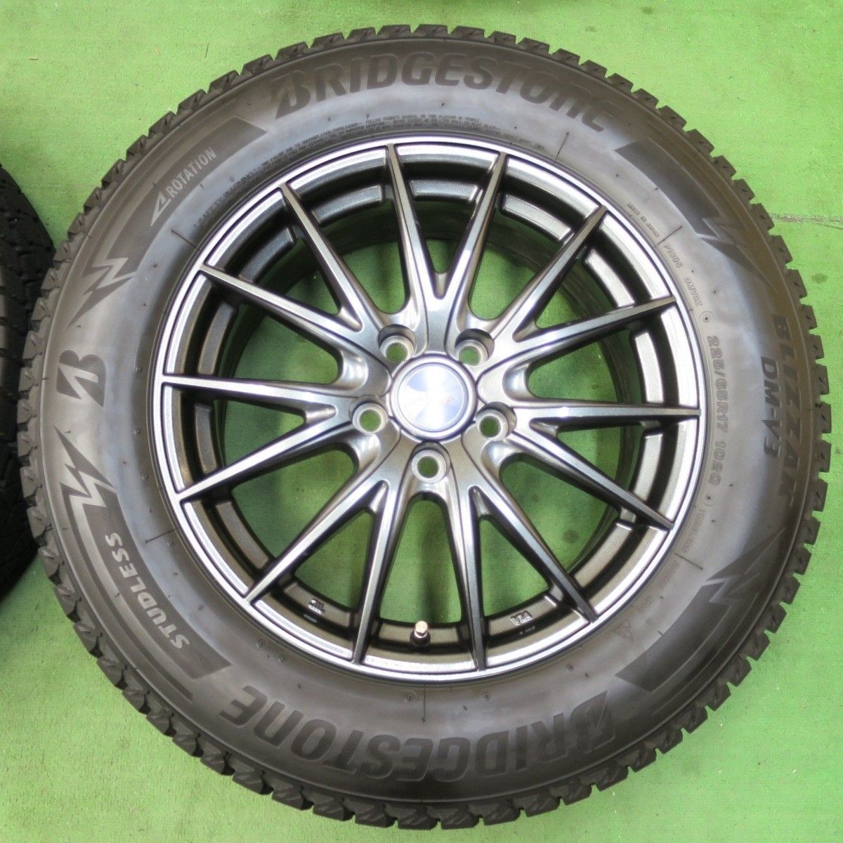 ☆送料込☆バリ溝☆ブリヂストン ブリザック DM-V3 225/65R17 4本 225/65R17 ブリヂストン ブリザック DM-V3 中古タイヤ