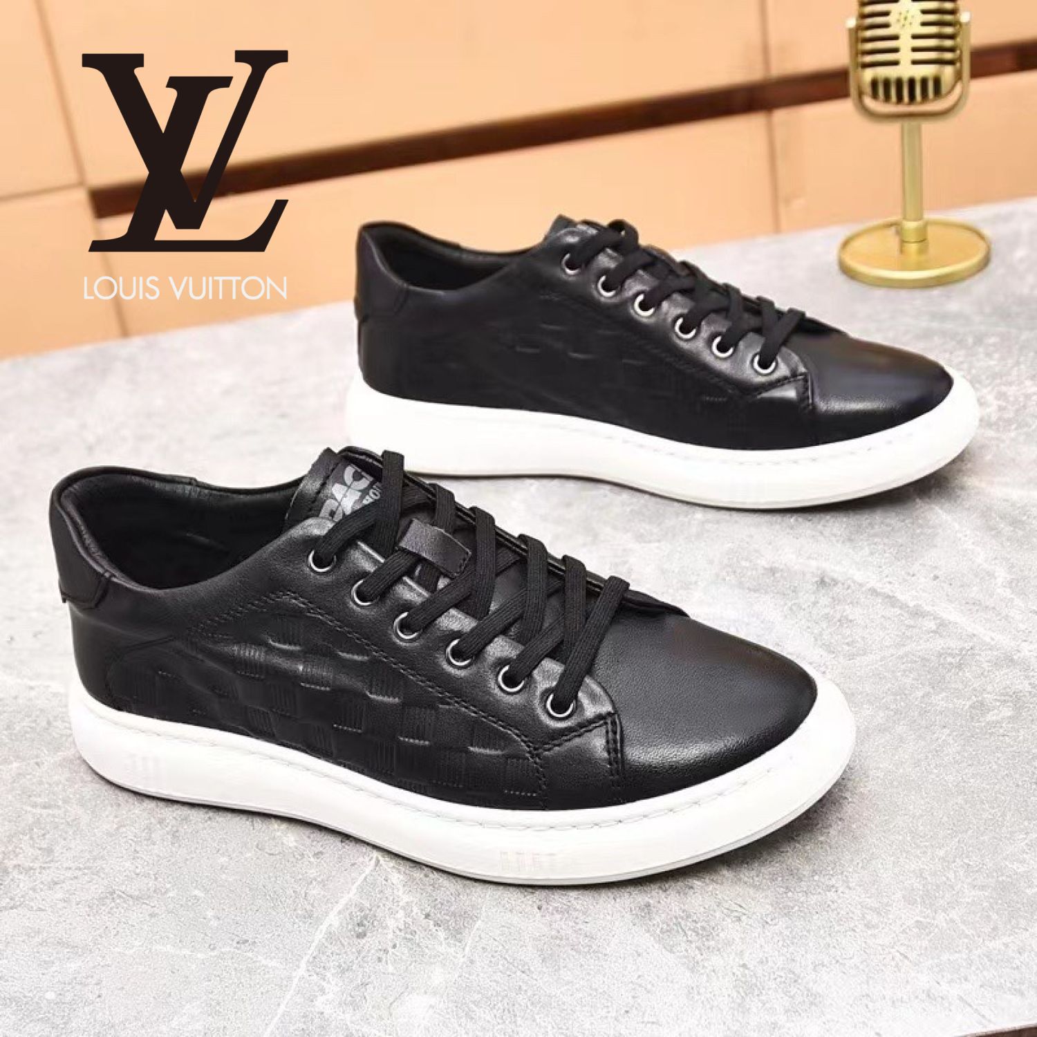 ?新品未使用?ルイヴィトンLOUIS VUITTON メンズカジュアルシューズ 