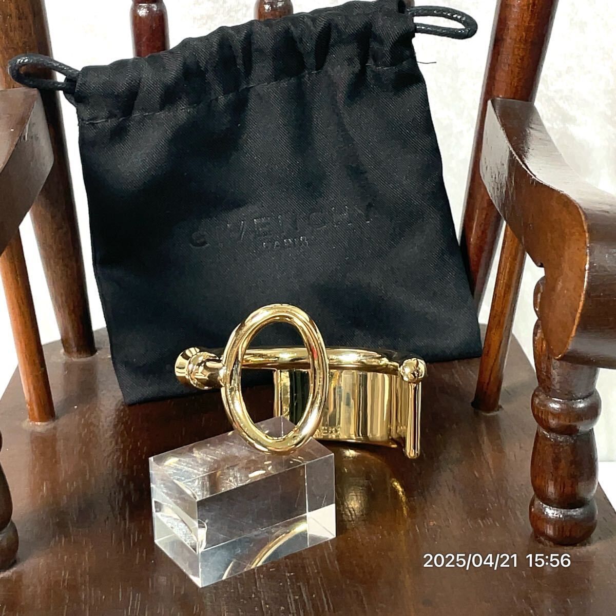 GIVENCHY ジバンシー ジバンシィ 鍵モチーフ ゴールド バングル ブレスレットアクセサリー 装飾品