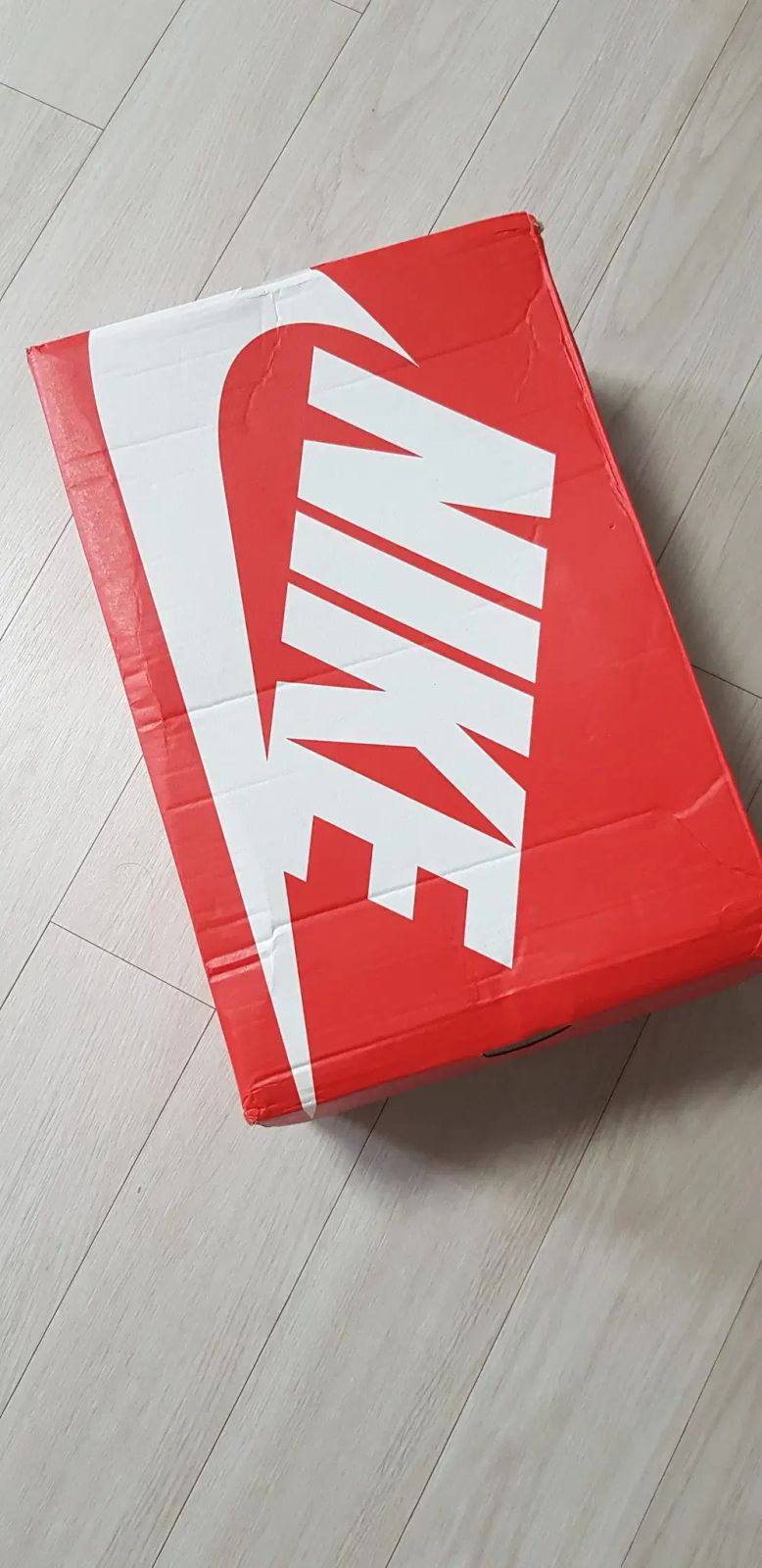 25 年 NIKE ナイキ エア モアー アップテンポ ロー 白 ファー