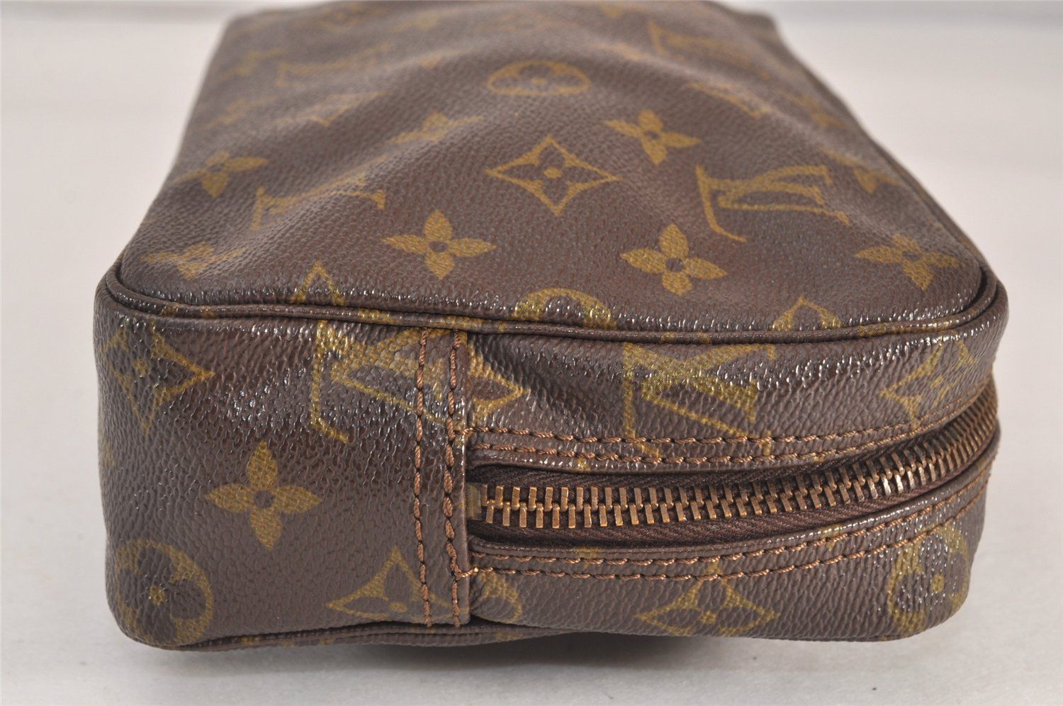LOUIS VUITTON ルイヴィトン モノグラム トゥルース トワレット