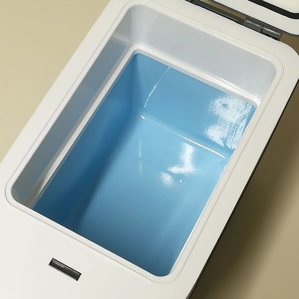 コンパクト車載冷温庫