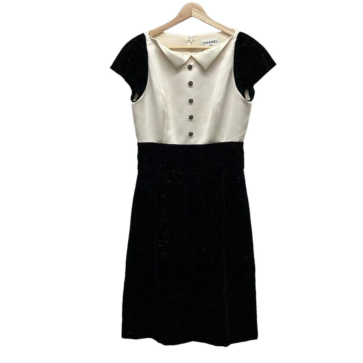 CHANEL シャネル ワンピース サイズ38 M レディース - P50206 アイボリー×黒 半袖|ロング|サテン|ベロア|カメリア|ラメ| 2014年 2015年