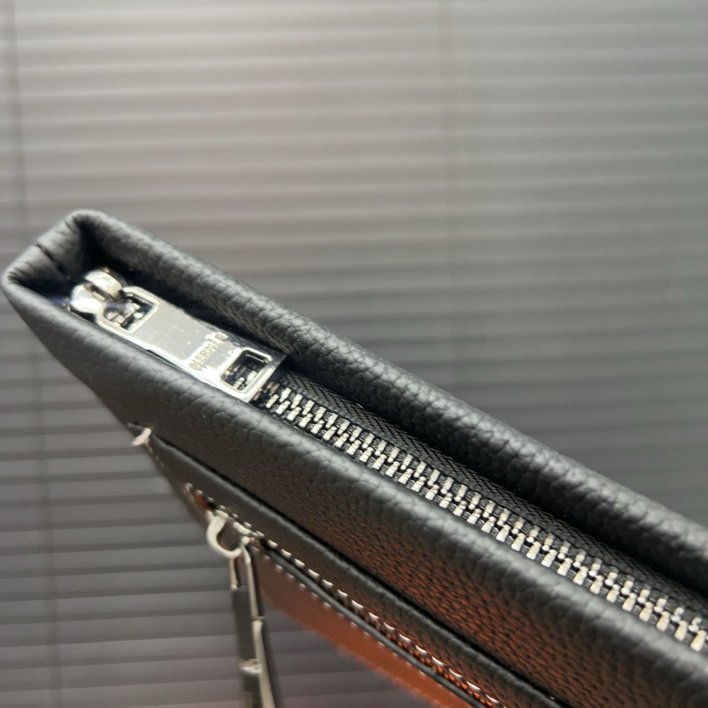 本日特価] エルメス メンズ レザー ハンドバッグ & カードケース