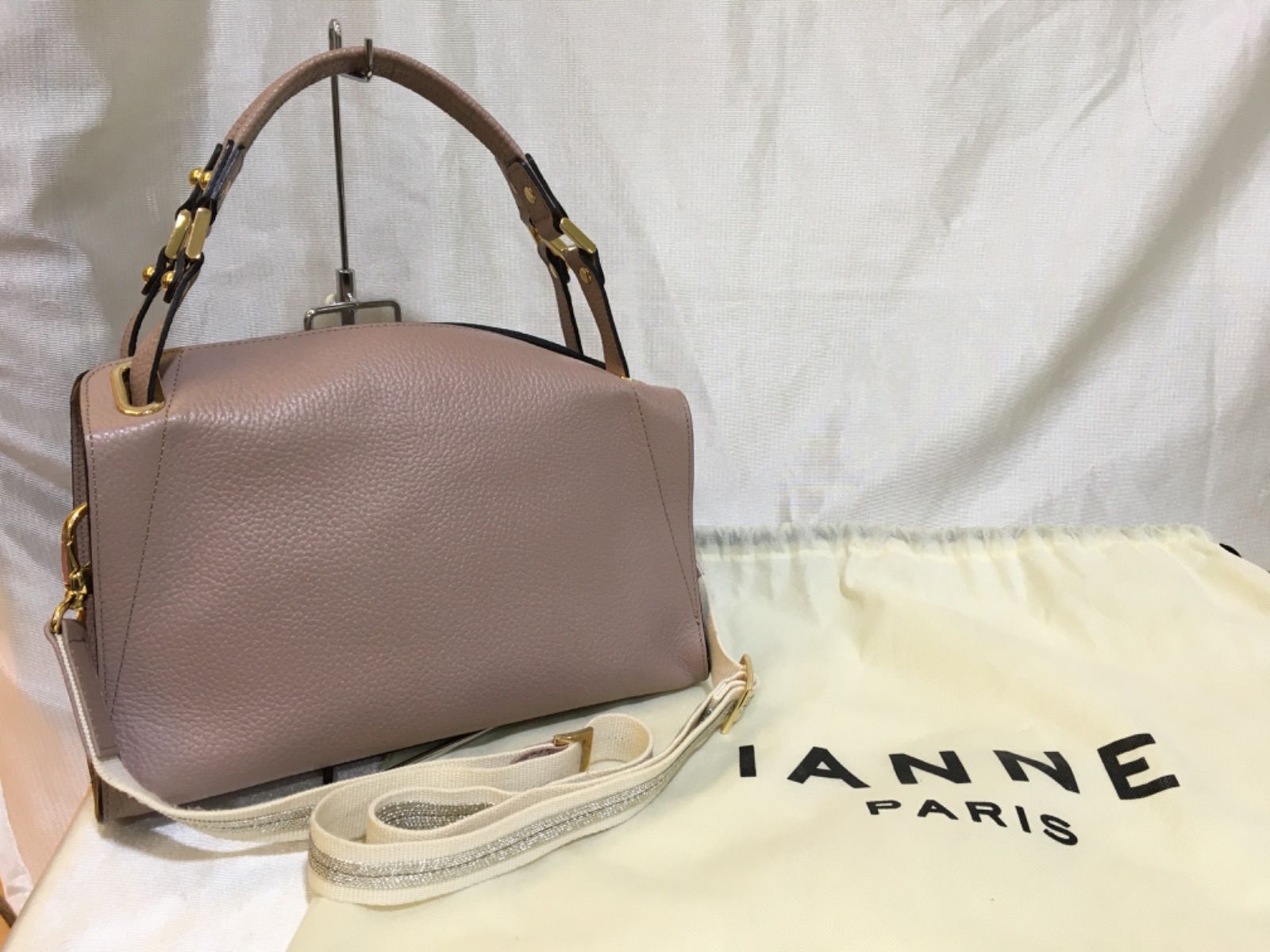極美品 ⭐︎IANNEイアンヌ⭐︎オリビア2way ショルダーバッグ ハンドバッグ 極美品 ⭐︎IANNEイアンヌ⭐︎オリビア2way ショルダーバッグ