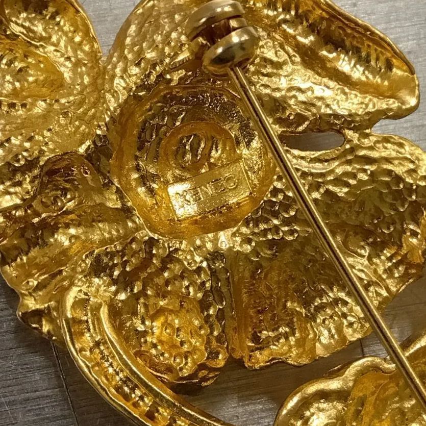 美品　ケンゾー　ゴールド 花モチーフ ブローチ 約6.5cm アクセサリー KENZO ケンゾー ゴールドカラー フラワーモチーフ ブローチ