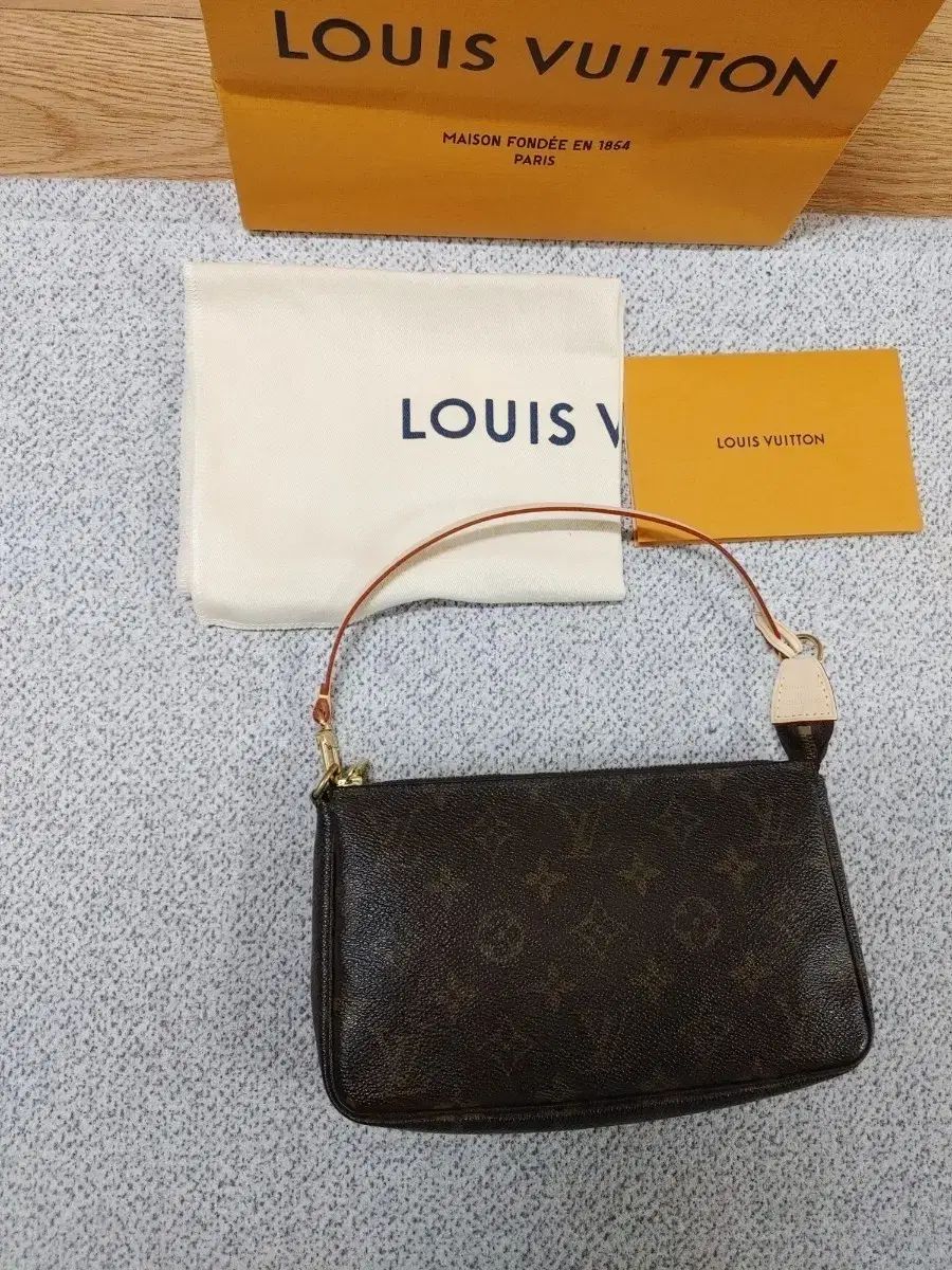 ルイヴィトン ポシェット アクセソワール ポーチ バッグ トートバッグ