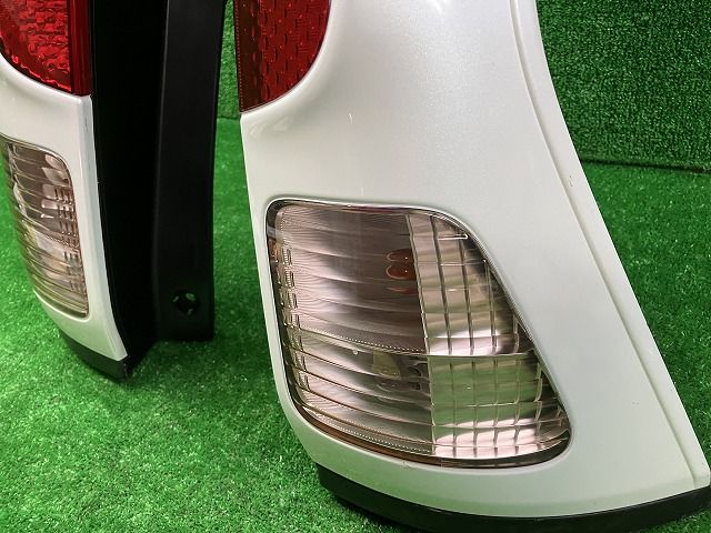 日産 セレナ C25 純正テールランプ左右 D008