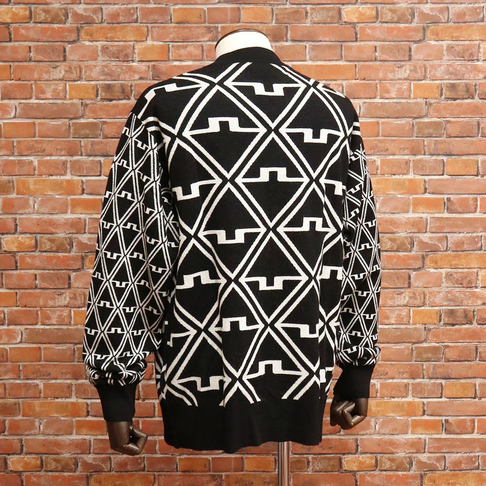 秋冬 J.LINDEBERG 48 L サイズ クルーネックニット 071-19913 ロゴ 総柄 メリノウール セーター ゴルフ メンズ 紳士 ジェイリンドバーグ 黒 ブラック mc141