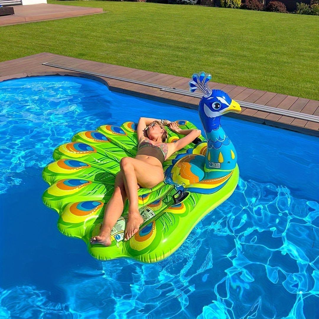 クジャク 孔雀