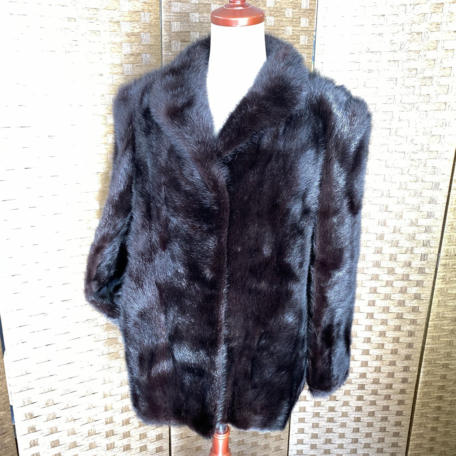 f001 YO 高級 SAGA MINK サガ ミンク 裏地薔薇柄刺繍 サイズ:13号 毛皮 ジャケット ハーフ コート ブラック