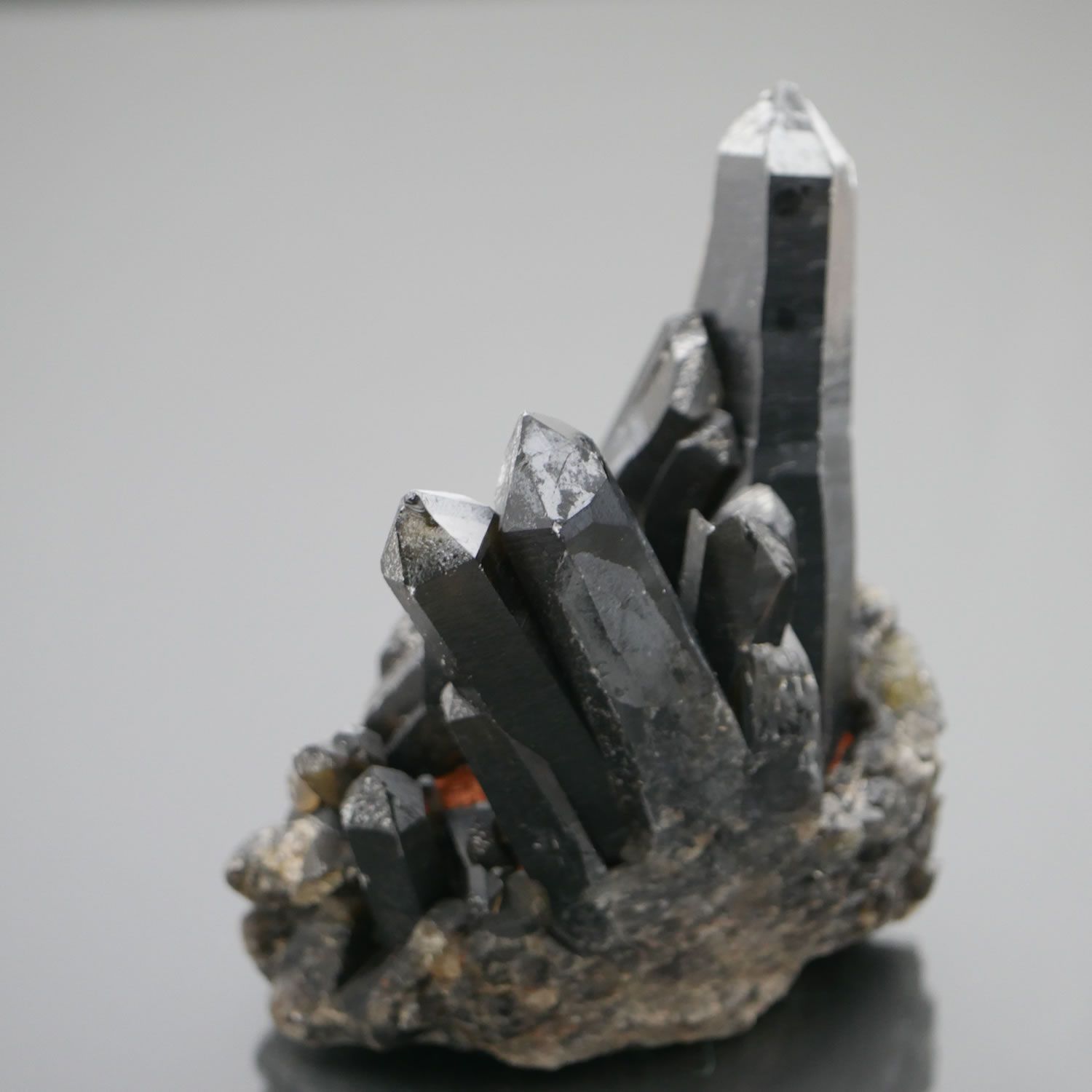 高品質 チベット産 モリオン 原石 クラスター 黒水晶 ケアンゴーム 261g モリオン クラスター ケアンゴーム クラスター チベット産 黒
