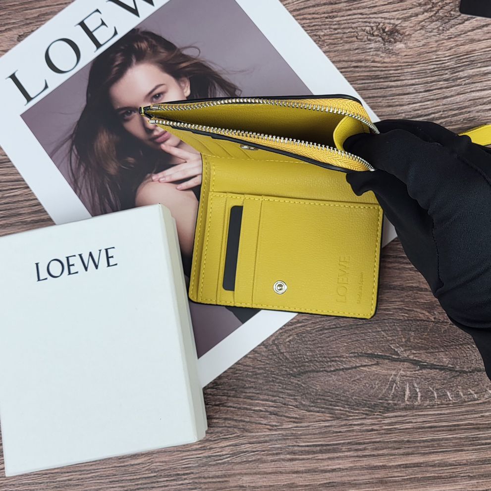 373 美品 LOEWE ロエベ 2つ折り財布 ロエベ LOEWE 二つ折り財布 アナグラム フクロウ ブルー