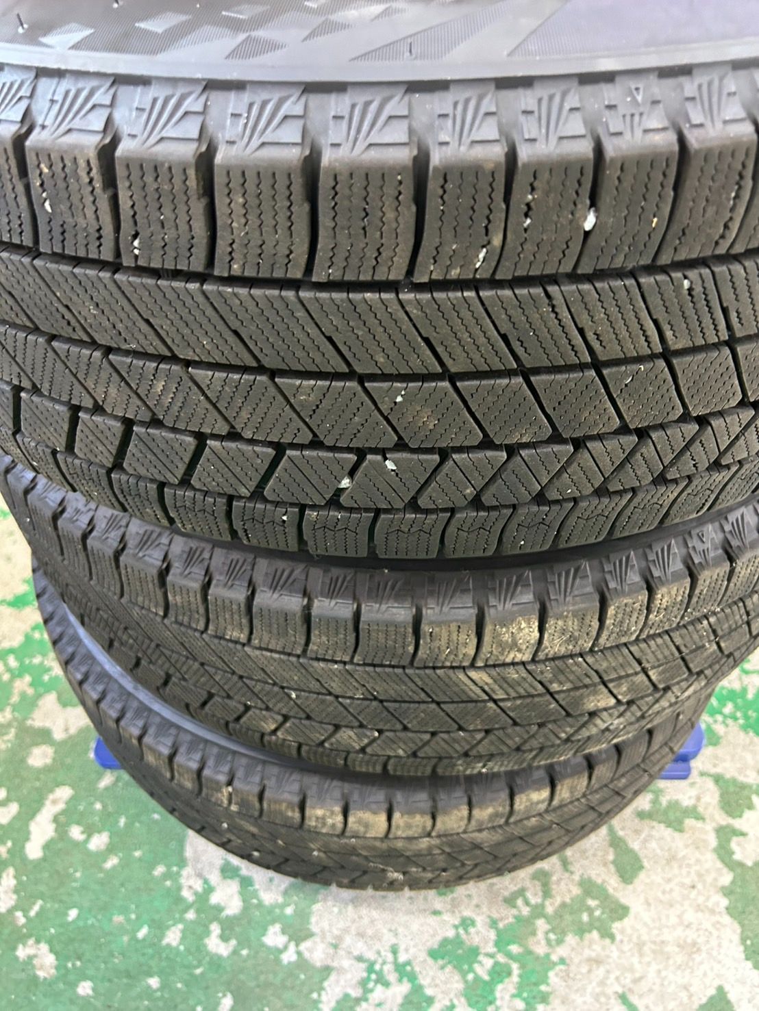 BRIDGESTONE BLIZZAK VRX3 195/60R17 90Q 2023年製 残溝7.2mm