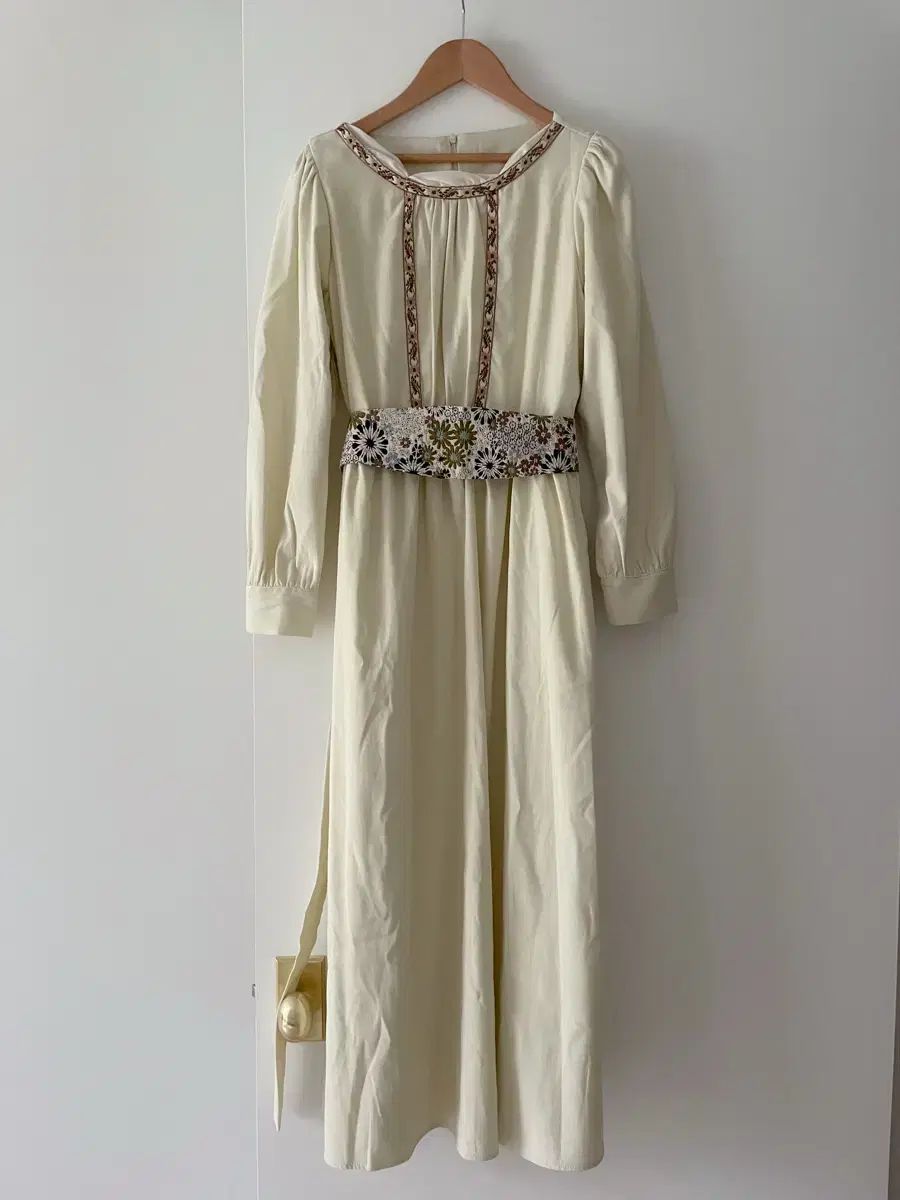 woo!ah! ウア でユニークなかわいい ドレス