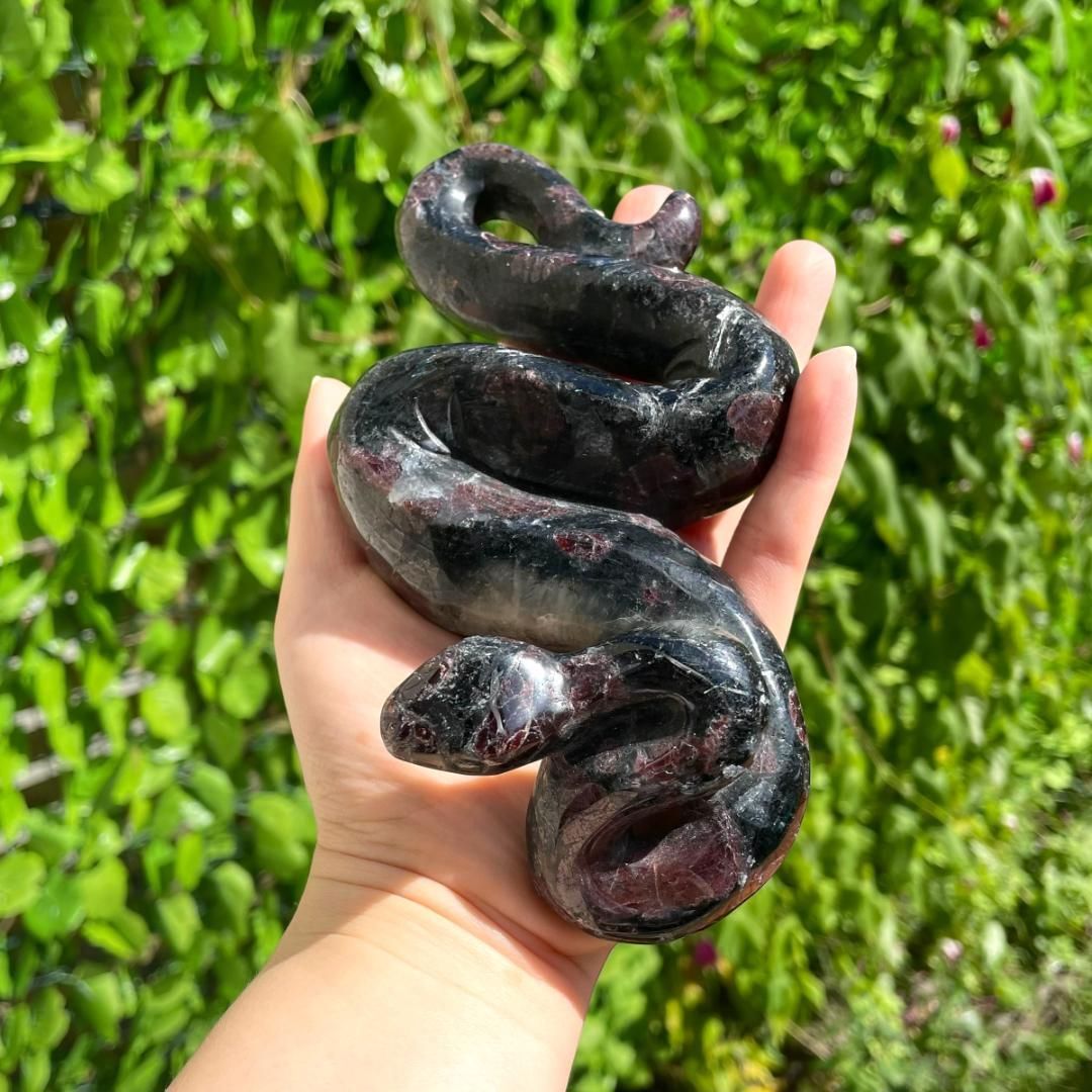 【希少 インド産 ガーネットインヌーマイト】蛇 置物 一点物 早い者勝ち 希少 インド産 ガーネットインヌーマイト】蛇 置物 一点物 早い