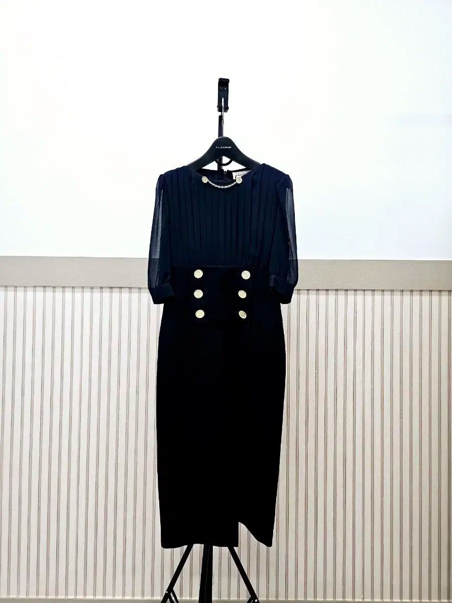 MOJO.S.PHINE モジョエスピン ゴールドダブルボタン シフォンワンピース