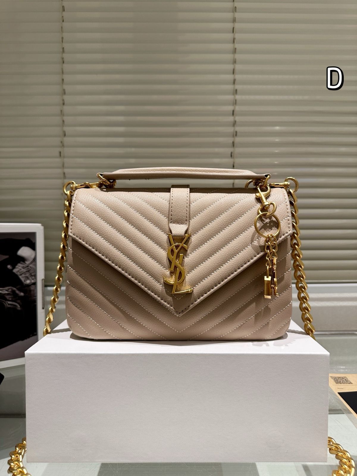 ☆Saint Laurent☆NIKI スモール メッセンジャー バッグ 正規品 今日特価】YSL Niki 23cm Messenger Bag・YSL ニキ 23cm