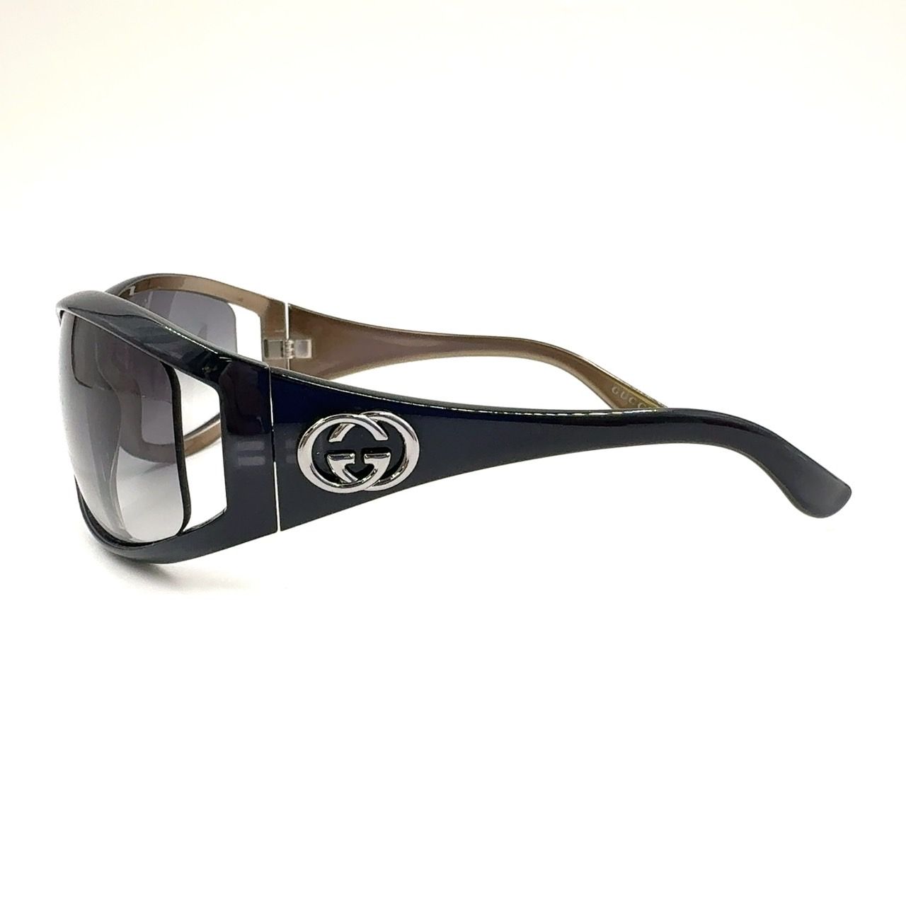 プラスチック ブラック