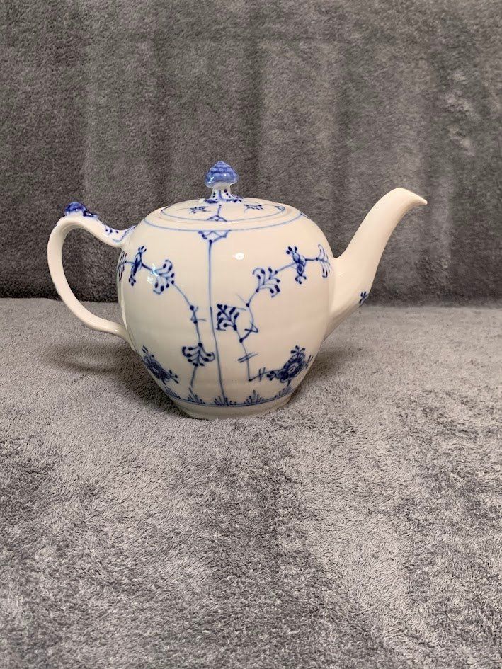 ☆ ロイヤルコペンハーゲン ブルーフルーテッド プレイン ティーポット